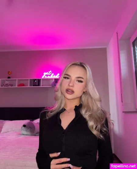 Russianlucy OnlyFans Thumbnail #vz8vV6llhC
