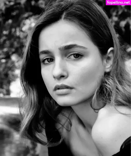 Ruxandra Porojnicu OnlyFans Thumbnail #OcxHE04woN