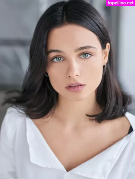 Ruxandra Porojnicu OnlyFans Thumbnail #fVQEQ7gRaH