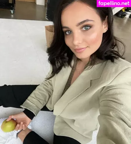 Ruxandra Porojnicu OnlyFans Thumbnail #ul4TWZ6yck