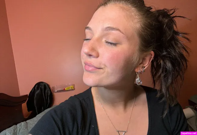 Rylaraefree OnlyFans Thumbnail #kR4OjU4few