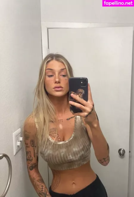 Ryrenee OnlyFans Thumbnail #y0jSLSHH7G