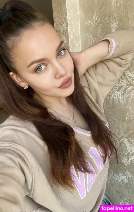 S I L V I A OnlyFans Thumbnail #UVjPIkxAeF