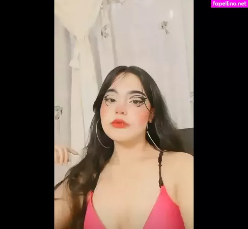S Sk8ter Girl OnlyFans Thumbnail #E7YXAqC0mo
