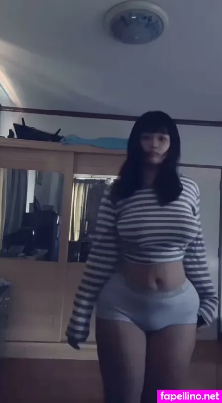 S Tream Li OnlyFans Thumbnail #ibVqktVzUz