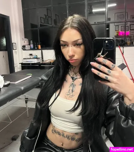 S11phie OnlyFans Thumbnail #SrQWz2kwBk