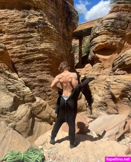 S1monpetrikov OnlyFans Thumbnail #E7jkj9ZTVU