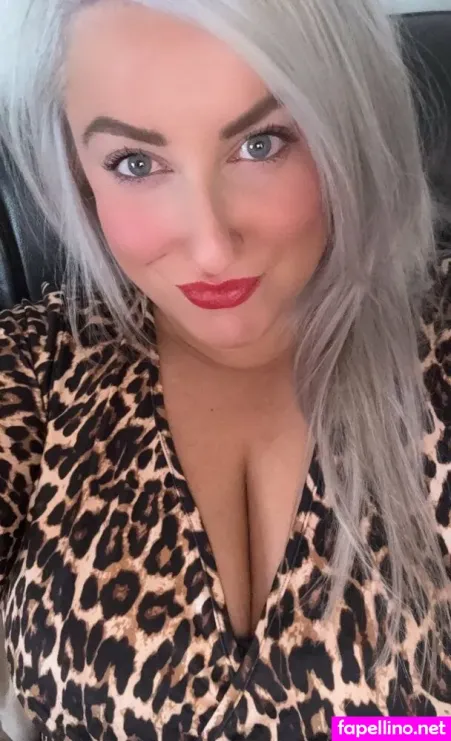 S4r4htait OnlyFans Thumbnail #0Dgf1QehWq