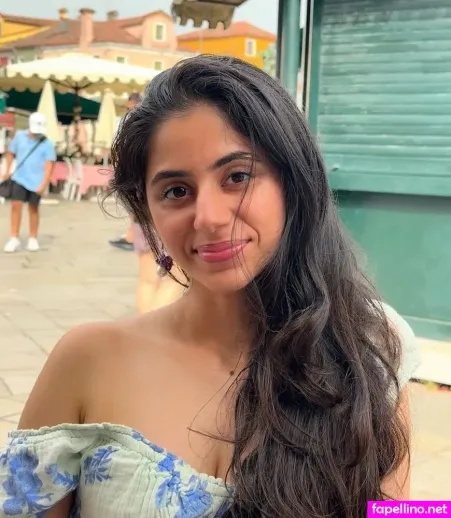 Saachi Kapoor OnlyFans Thumbnail #o56sJuCRVc