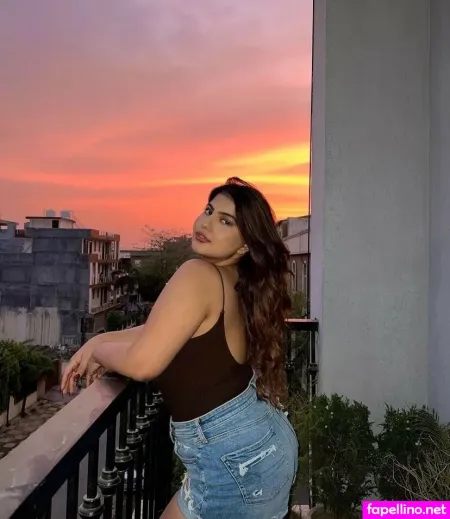 Saachi Sood OnlyFans Thumbnail #EJx8oVRK5d