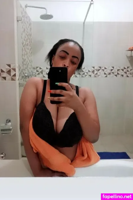 Saadahali5 OnlyFans Thumbnail #7Ou1r2Cuc2