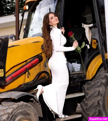Sabina Khayrova OnlyFans Thumbnail #t3taofjQtX