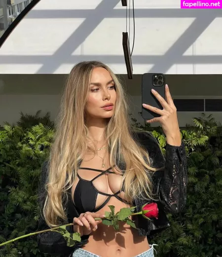 Sabina Kontor OnlyFans Thumbnail #wLD1kJxWSU