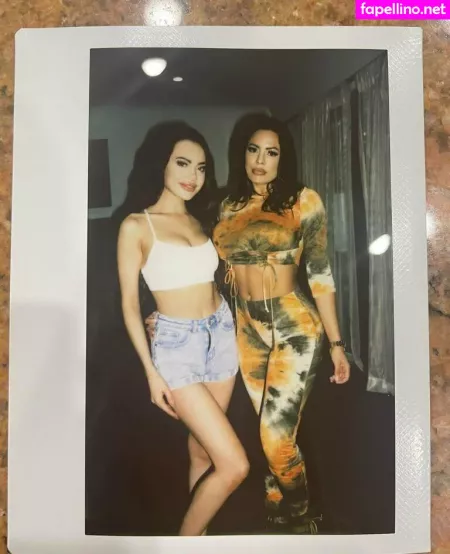 Sabinabella OnlyFans Thumbnail #SxzCrstGuF