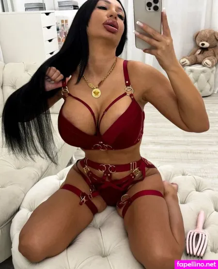Sabinasantlss OnlyFans Thumbnail #Z4wW65GTTS
