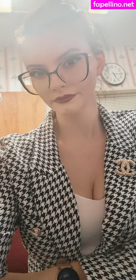 Sabine OnlyFans Thumbnail #1xb8k5jw9J