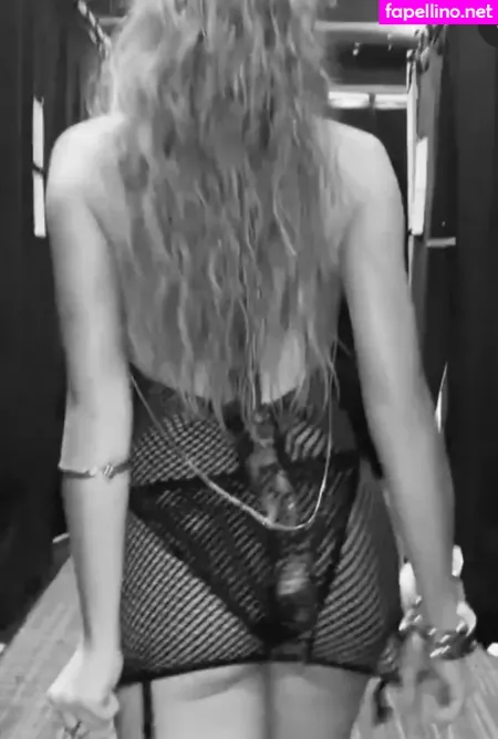 Sabrina Carpenter OnlyFans Thumbnail #8wIkWCfKCC