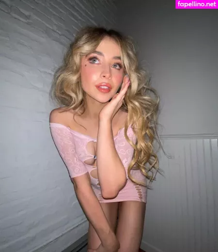 Sabrina Carpenter OnlyFans Thumbnail #M7yRAaPzMk