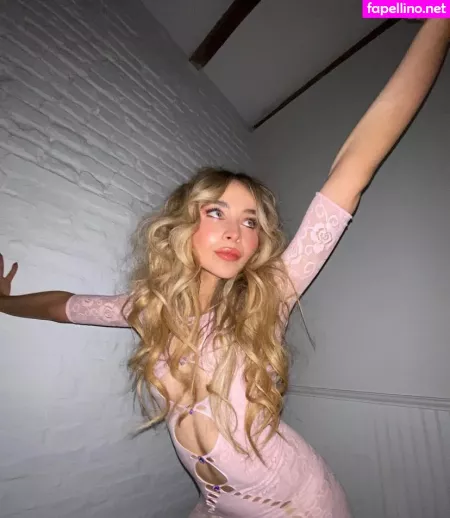 Sabrina Carpenter OnlyFans Thumbnail #T180WBrV6A