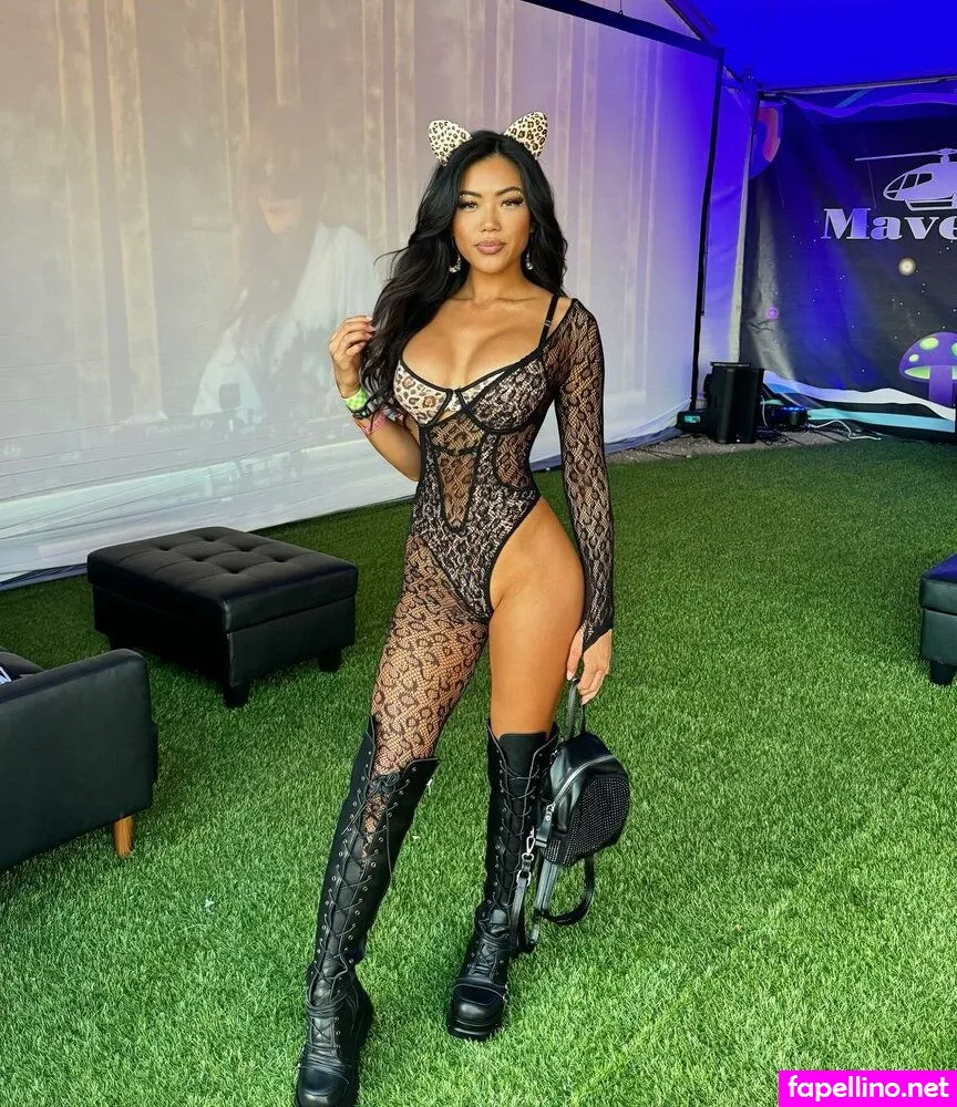 sabrinaafoxie, sabrinaishungry Nude Leaked OnlyFans Photo #40jGSLooi0