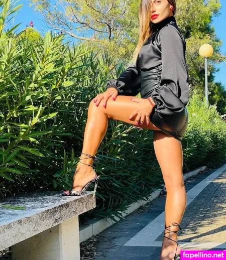 Sabrina Laurenzana OnlyFans Thumbnail #ugjE7pFXKS