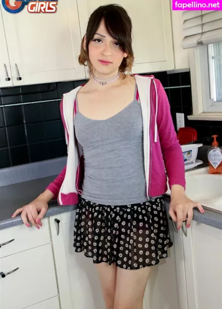 Sabrina Loppes OnlyFans Thumbnail #OPQD0D11Uj