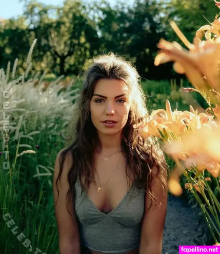 Sabrina Schieder OnlyFans Thumbnail #oilBUw8hab