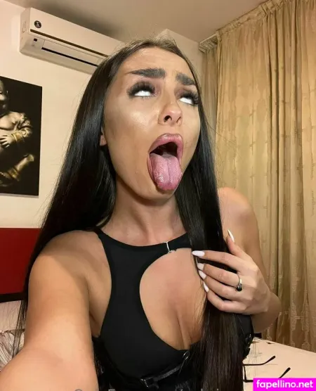 Sabrina Wet Hole OnlyFans Thumbnail #STXA7xwxLL