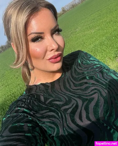 Sabrina Winter OnlyFans Thumbnail #PFmYi1MhgH