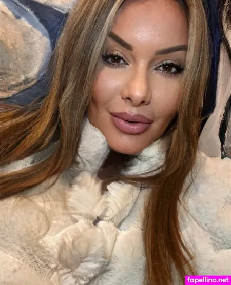 Sabrina Winter OnlyFans Thumbnail #ZbCYy2KH4w