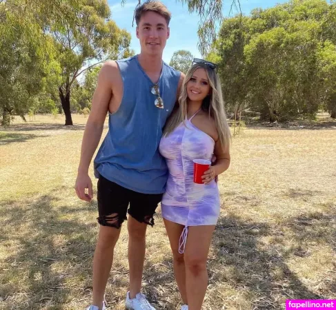 Sacha Ross OnlyFans Thumbnail #UorcMJFI4g