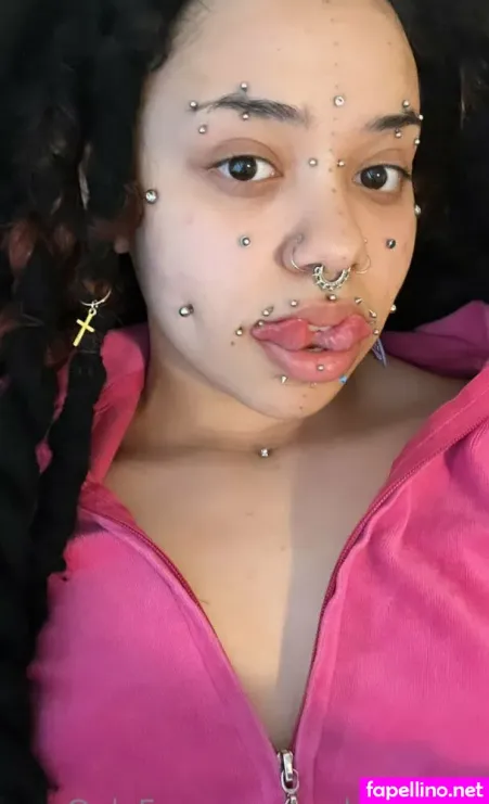 Sadgthugga OnlyFans Thumbnail #B8XFk7n64Q