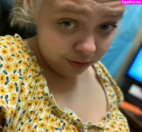Sadiegoldfree OnlyFans Thumbnail #2m5ar8rUkl