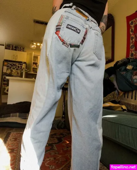 Sadiespit OnlyFans Thumbnail #2e9o8WxUS3