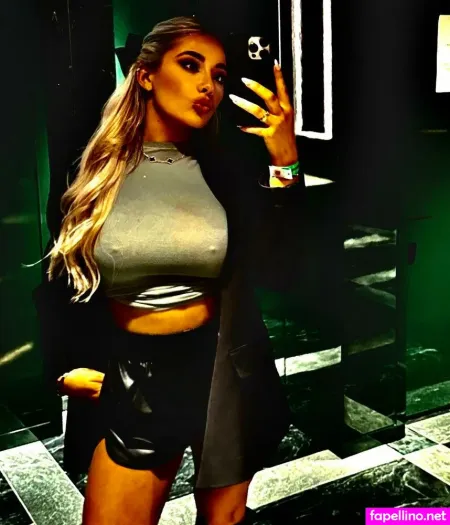Saffron Barker 1 OnlyFans Thumbnail #F4eBVDEpF0