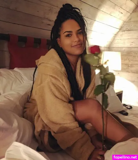 Saffron Hocking OnlyFans Thumbnail #JwlK5WwUUv