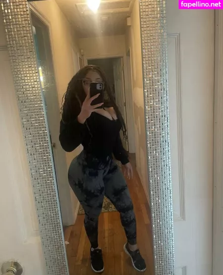 Safiyaswrld OnlyFans Thumbnail #7A1tVBhAHo