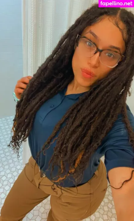 Safiyaswrld OnlyFans Thumbnail #EF1A7Xv93J