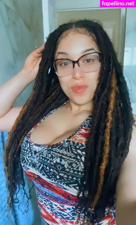 Safiyaswrld OnlyFans Thumbnail #G0B7ynECDB