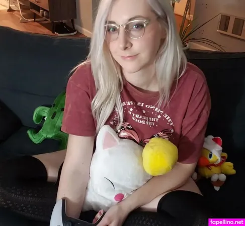 Saharathe Deep OnlyFans Thumbnail #HYSsUdJEG9