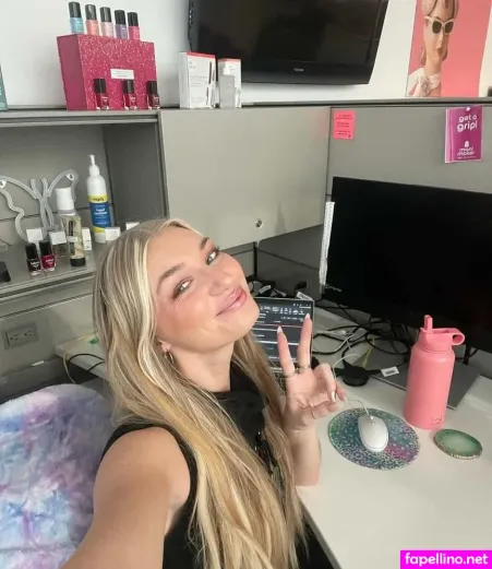 Saige Cole OnlyFans Thumbnail #IXqH4RPzRo