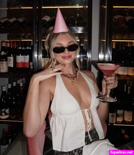 Saige Cole OnlyFans Thumbnail #M8IAasg2h1