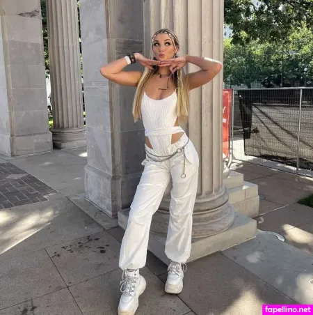 Saige Cole OnlyFans Thumbnail #a1IoKHJXTs