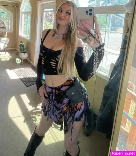 Saige Cole OnlyFans Thumbnail #zKXZO4txue