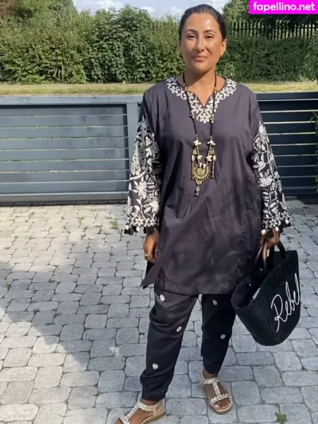 Saira Khan OnlyFans Thumbnail #9UaFcRKXOY