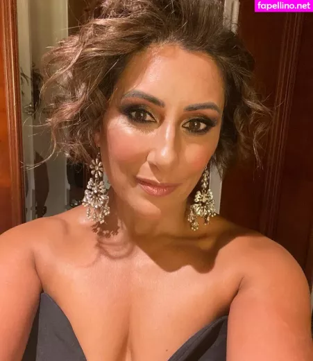 Saira Khan OnlyFans Thumbnail #rWY4byJ2Qy