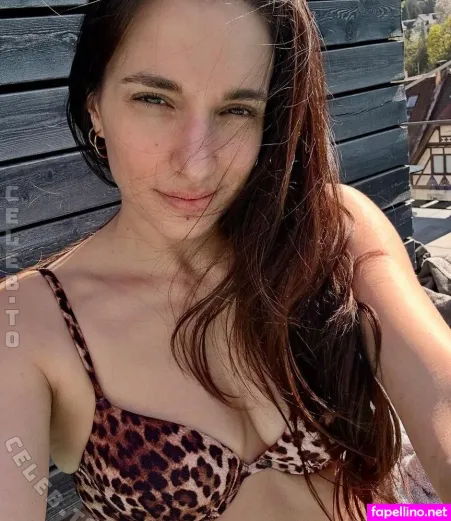 Saliha Zcan OnlyFans Thumbnail #KEIJMbdIr5