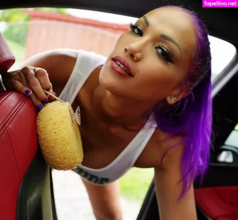 Salina De La Renta OnlyFans Thumbnail #q2efg5UXDq