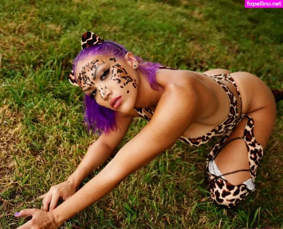 Salina De La Renta OnlyFans Thumbnail #xe9UnbrOIr