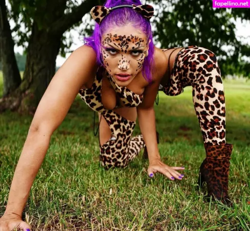 Salina De La Renta OnlyFans Thumbnail #zPG128VEHv